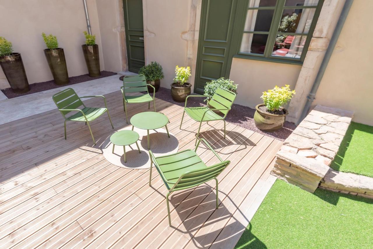 Le Cosy Chic . Proche Gare . Centre-ville . Neuf . Climatisation . Design . Wifi . * Mâcon
