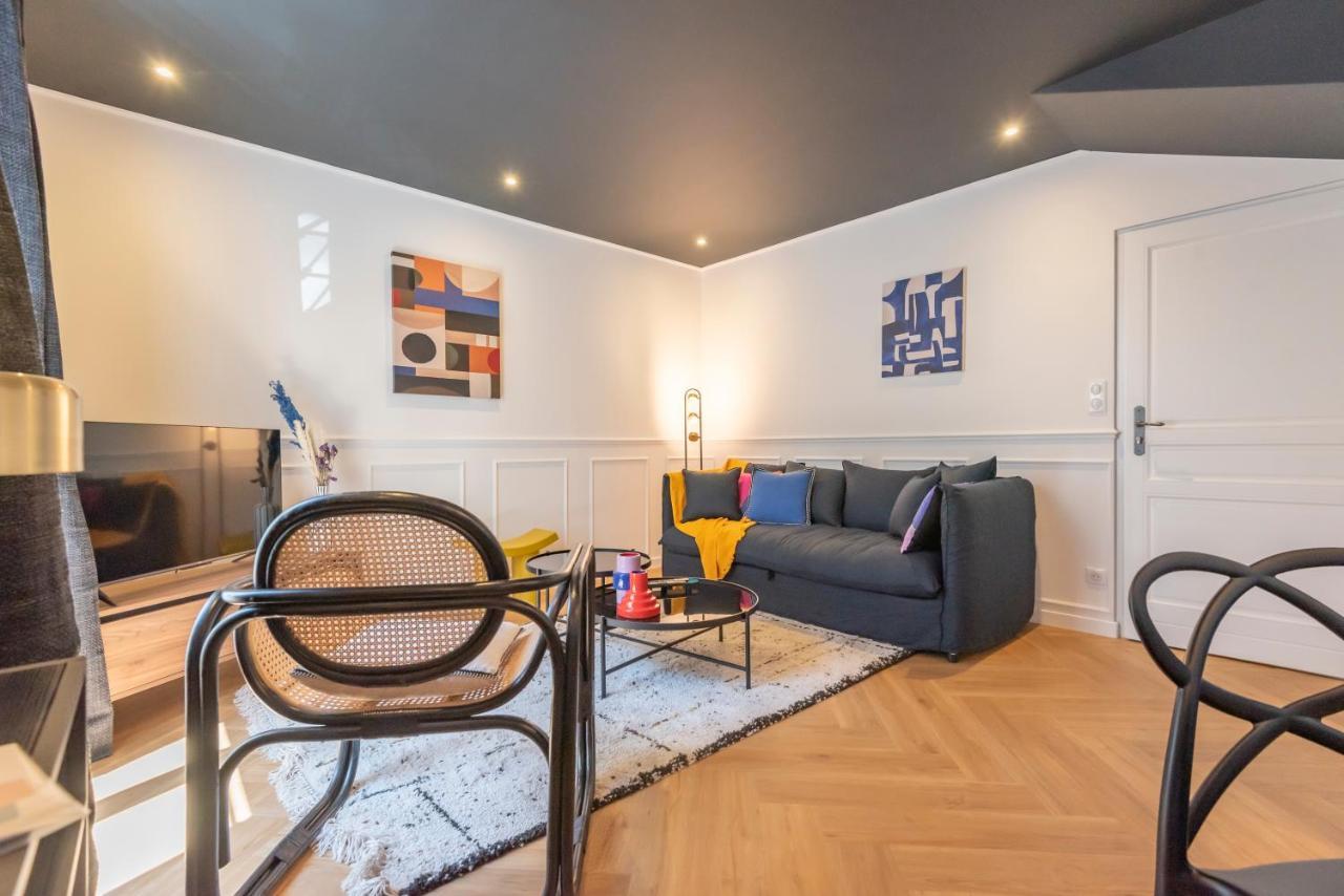 Le Cosy Chic . Proche Gare . Centre-ville . Neuf . Climatisation . Design . Wifi . Apartment Mâcon