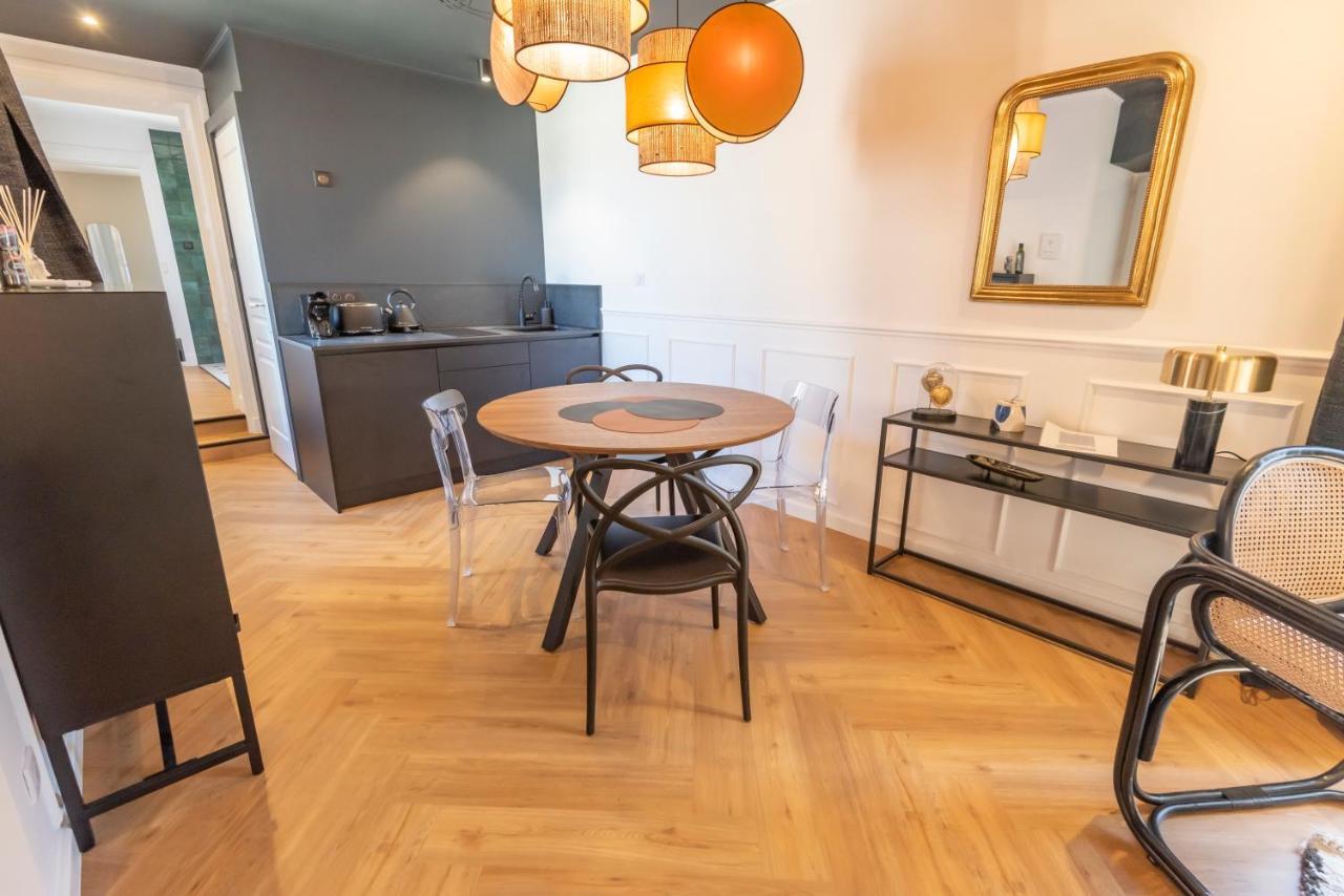 Apartment Le Cosy Chic . Proche Gare . Centre-ville . Neuf . Climatisation . Design . Wifi .
